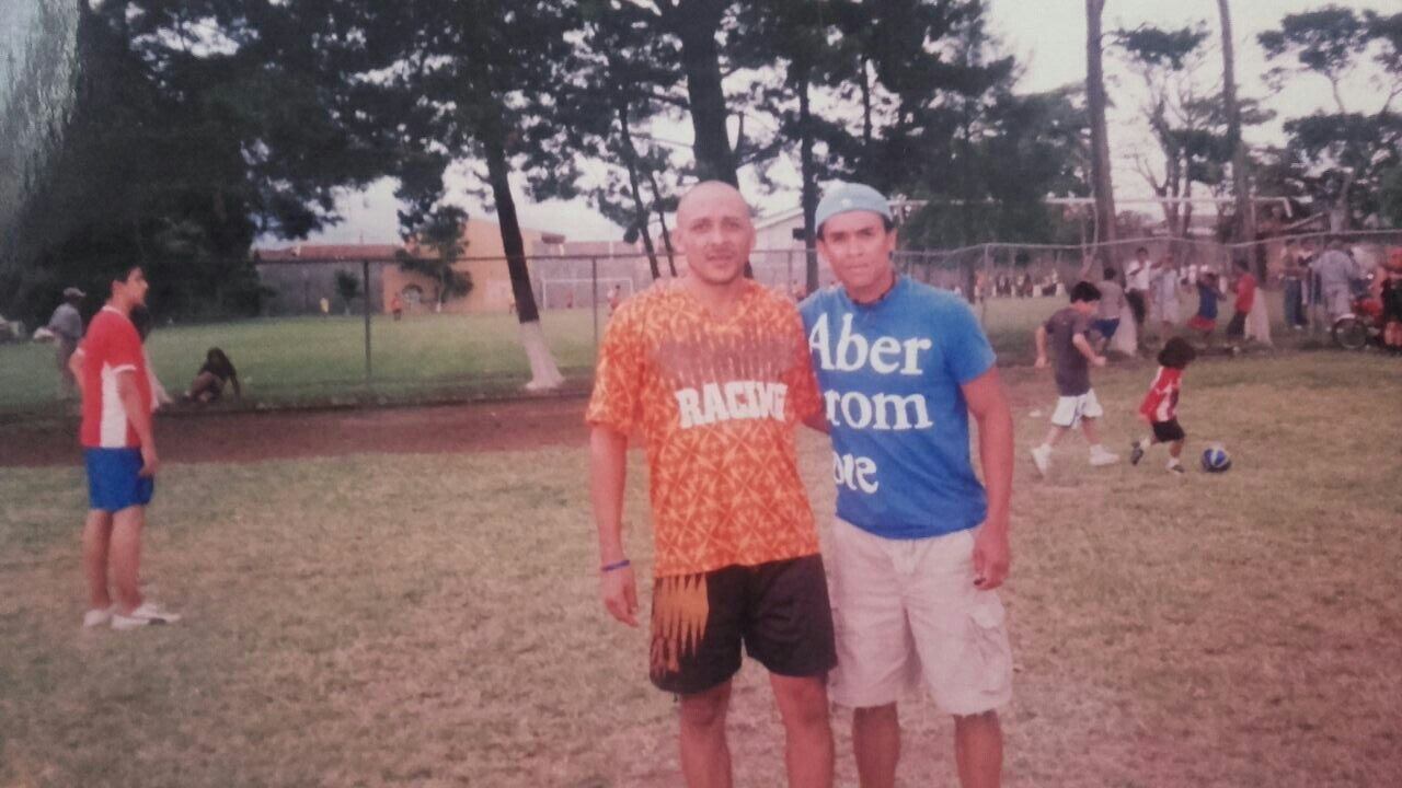 Julio Quirós, expolicía y árbitro que perdió todo en un incendio en San Sebastián. Cortesía.