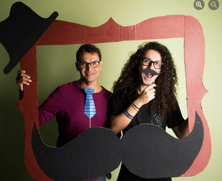 Diego Sanabria Nájera, vecino de Los Ángeles de Cartago, ahora tiene 62 años, pero hace 7, un día de julio que no quiso recordar, le tocó recibir la noticia más amarga de su vida: tiene cáncer de próstata. En la foto con don Diego con su hijo José Sanabria.