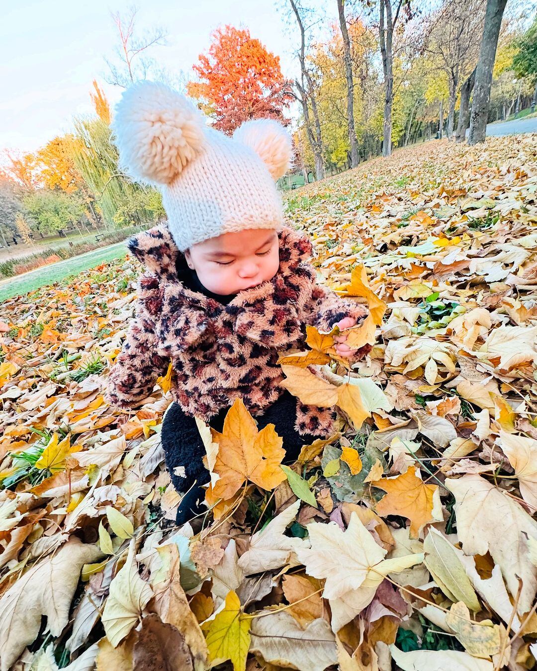 Luis Paradela y su familia están disfrutando de su primer otoño. Instagram.