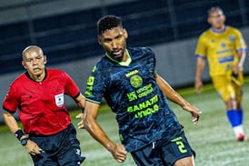 Marcel Hernández no la pasa bien en El Salvador