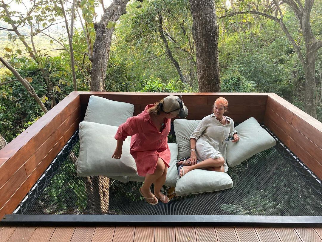 La actriz Amy Jo Johnson publicó en sus redes que está en Costa Rica 2024