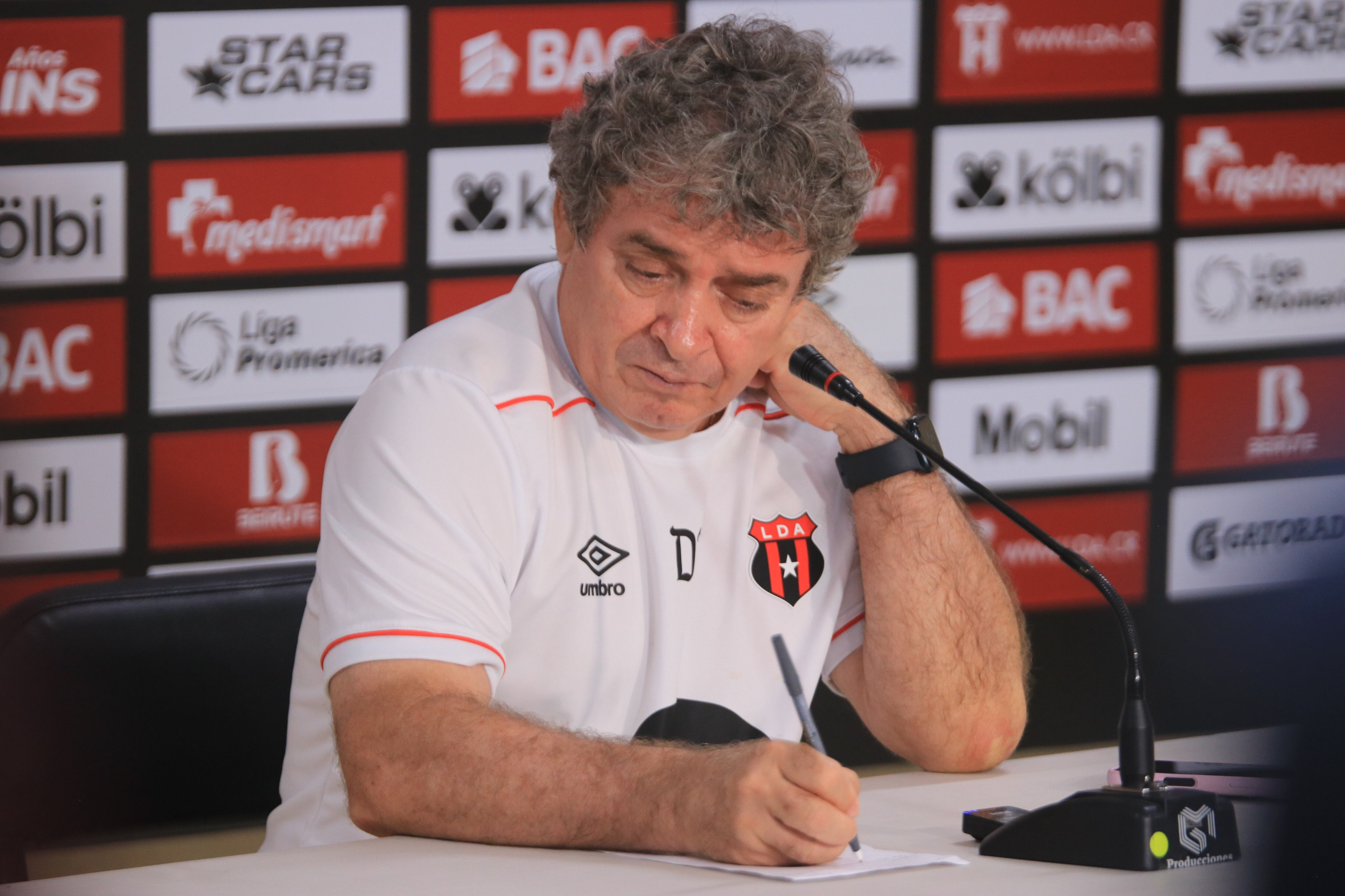 Oscar Ramírez, técnico de Liga Deportiva Alajuelense