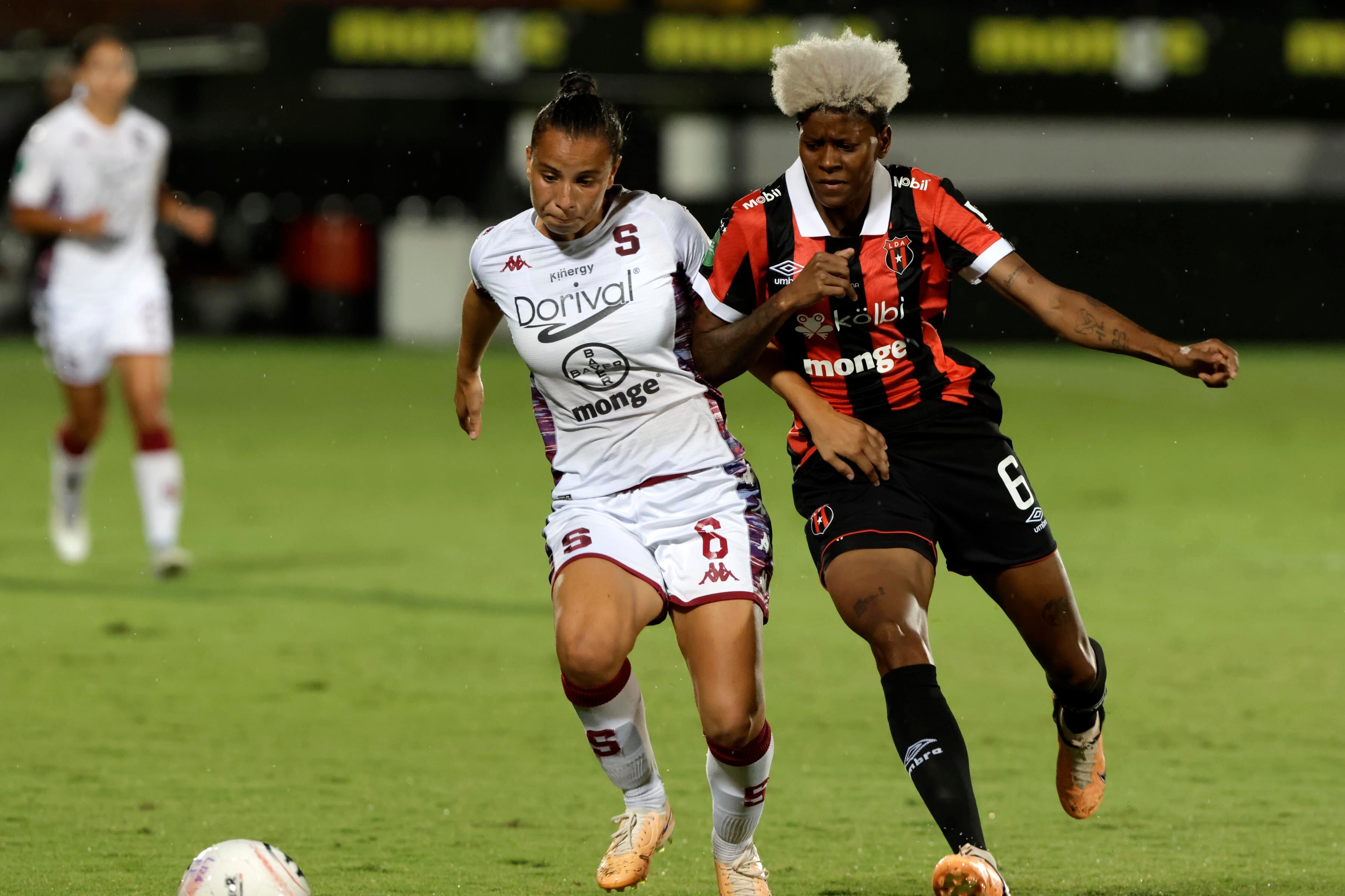 11/11/2023. Estadio Alejandro Morera Soto, Alajuela. Hora: 07:00 p.m. Clásico femenino de la Jornada 13 del Torneo de Clausura 2023 disputado entre la Liga Deportiva Alajuelense (LDA) y el Saprissa FF en el Estadio Alejandro Morera Soto. Fotos: Mayela López