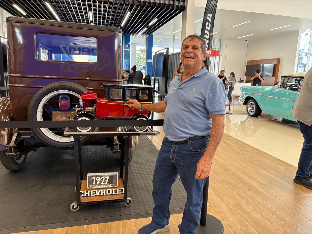 Don Jorge Campos Abarca, vecino de Desamparados de Alajuela, es alajuelense por los cuatro costados y después de una enfermedad por problemas en la vesícula, casi se muere, encontró en los carritos a escala una pasión salvadora