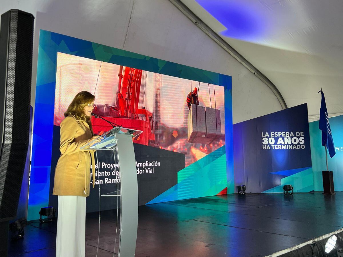 Gisela Sánchez, presidenta ejecutiva del BCIE, explicó la ruta que se va a tomar para la elaboración del proyecto.