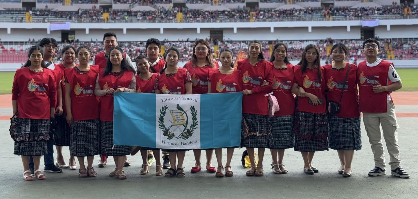 Desde las 8 de la mañana y hasta pasaditas las 3 de la tarde el Estadio Nacional en La Sabana recibió a 35 mil pequeñitos de diferentes partes del país en la 24 Fiesta Nacional de Navidad ¡Jesús: a tus niños los cuida tu iglesia” 2024