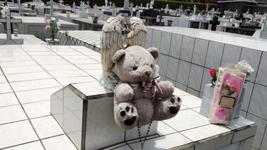 Panteonero de cementerio de La Uruca asegura que ve a una niña jugar entre las tumbas