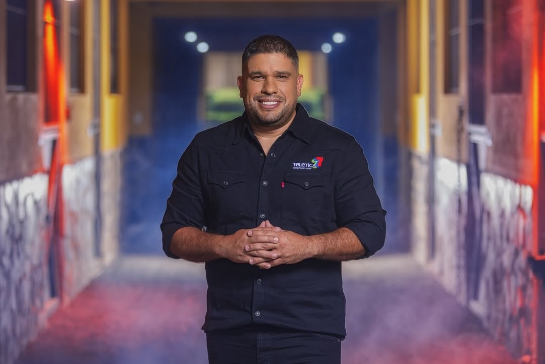 Rigoberto Alfaro, Gallina, es el hombre detrás del personaje de Doña Karoline.