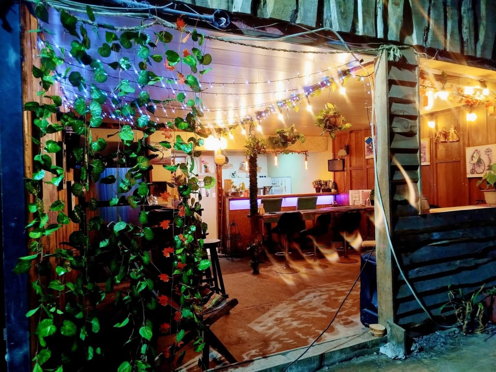 Paola Arias vende desayunos, chifrijos, empanadas y más