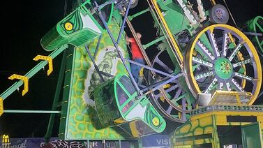 Bomberos rescataron a personas atrapadas en juego mecánico