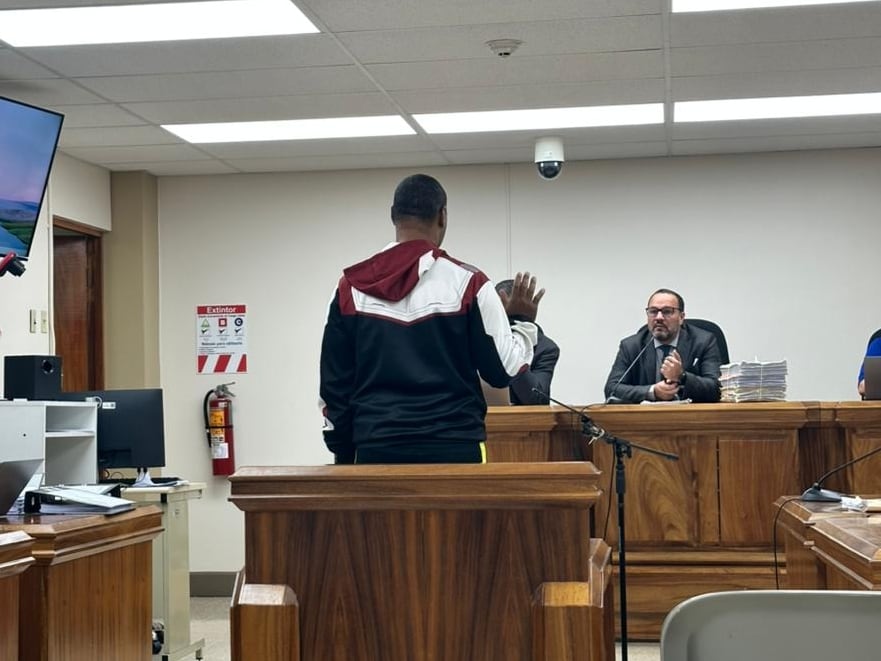 El testigo apellidado Vargas dio su declaración la mañana de este viernes. Foto Alejandra Morales.