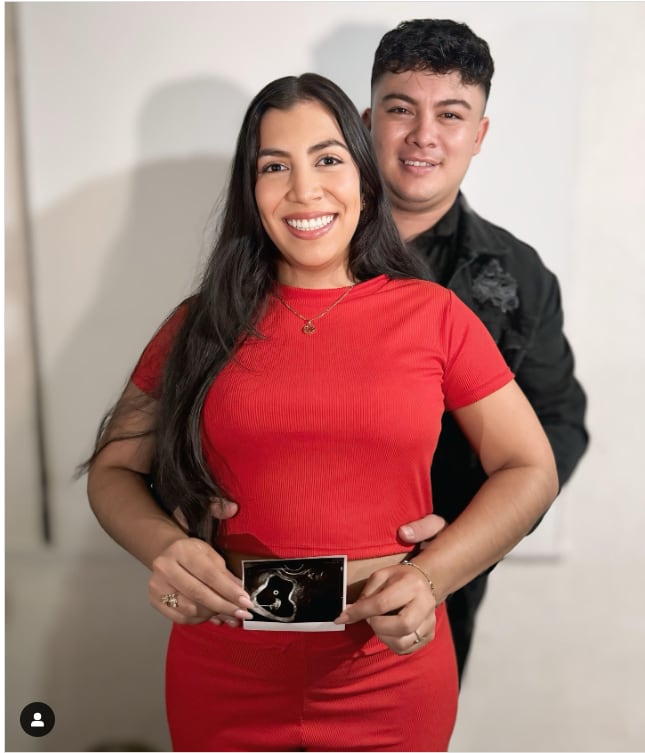 Familia de Yokasta Valle, Lenda embarazada