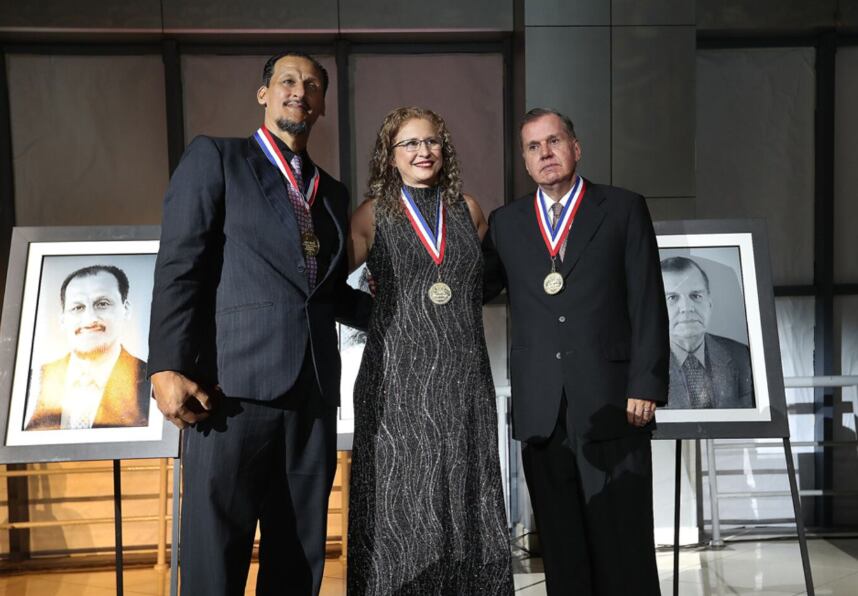 Rafael Tati Ugalde
1944 - 2025
Entrenador del Baloncesto
Jorge Arias Tuk
Xinia Alvarado
13 de abril del 2025
John Durán