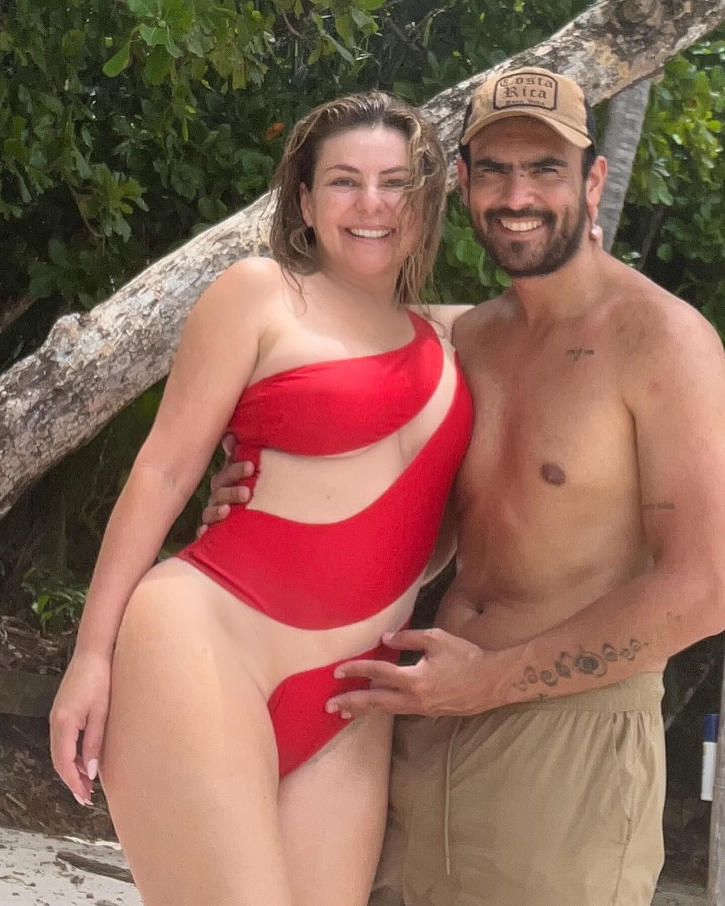 Glenda Peraza presume lo feliz, enamorada y guapa que está para dar importante mensaje.