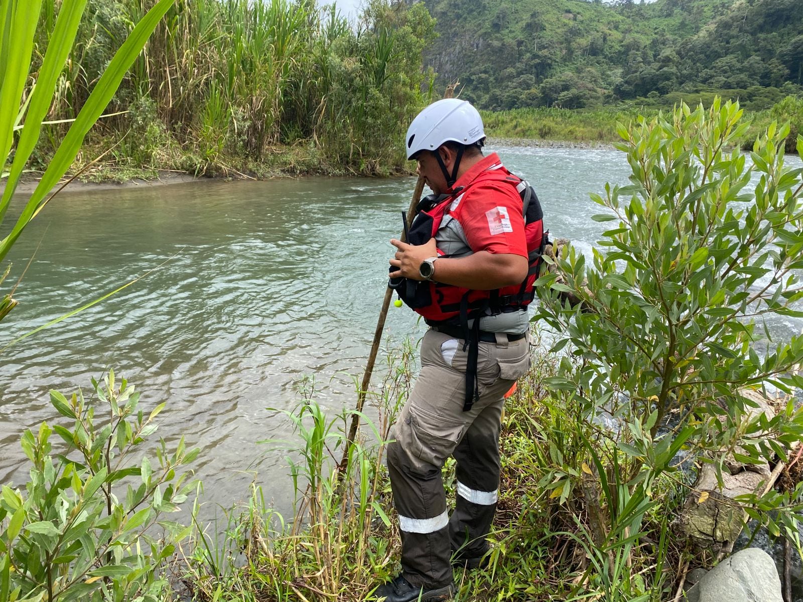 Búsqueda de hombre en río Chirripó