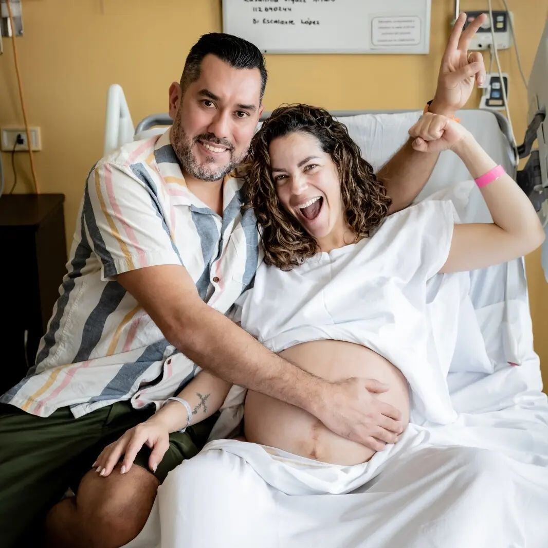 Lussania Viquez presentó este viernes a sus colochudos: Antonella y Alessandro. Facebook.