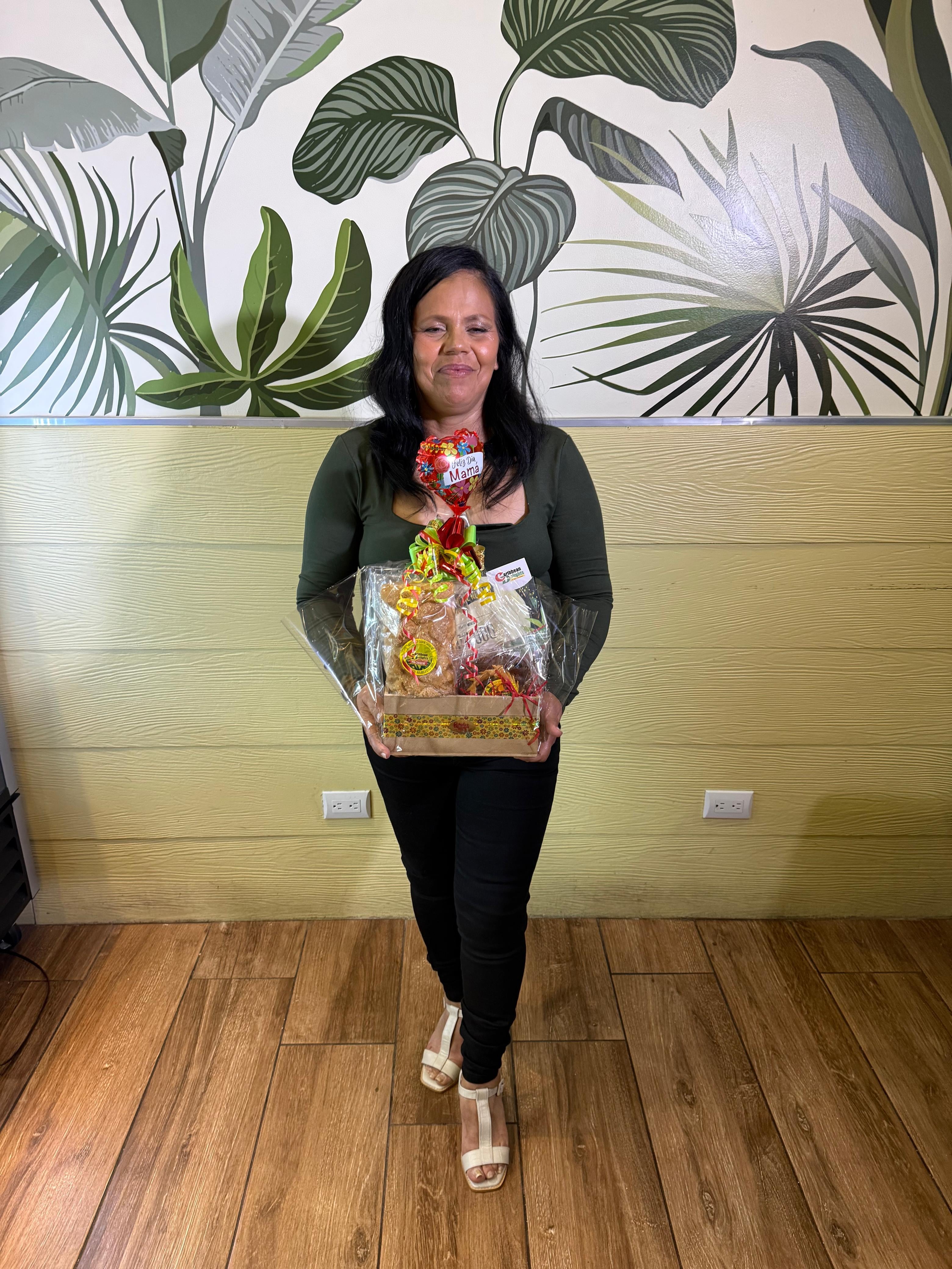 La historia de doña Patricia Lorena Solano Lobo, vecina de Aserrí, es una de esas que le erizan la piel a cualquiera. A sus 56 años lleva en el corazón la experiencia de ser madre de 12 hijos, ocho mujeres y cuatro hombres, y cada uno es para ella una bendición que Dios le puso en el camino.