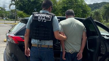 Estadounidense buscado por estafa multimillonaria fue atrapado de manera sorprendente