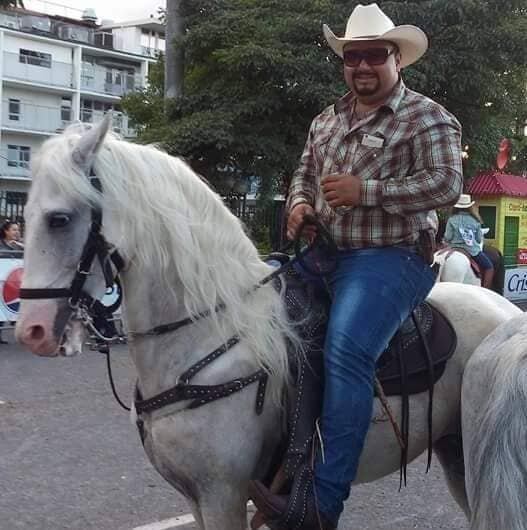 Josua Taisir Masis Alvarado, de 35 años, un reconocido jinete en Cartago y padre de un muchacho y dos adolescentes fue asesinado en una fiesta en Paraíso de Cartago. Foto: Tomada de FB