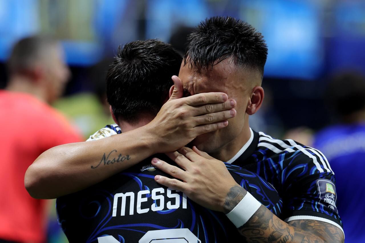 Messi y Lautaro Martínez celebraron el segundo gol de Argentina ante Inglaterra para clasificar a la final del Mundial 2026.