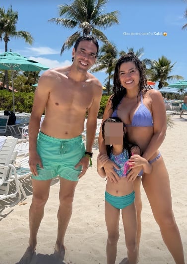 Así posó Melissa Durán junto a Kaká.