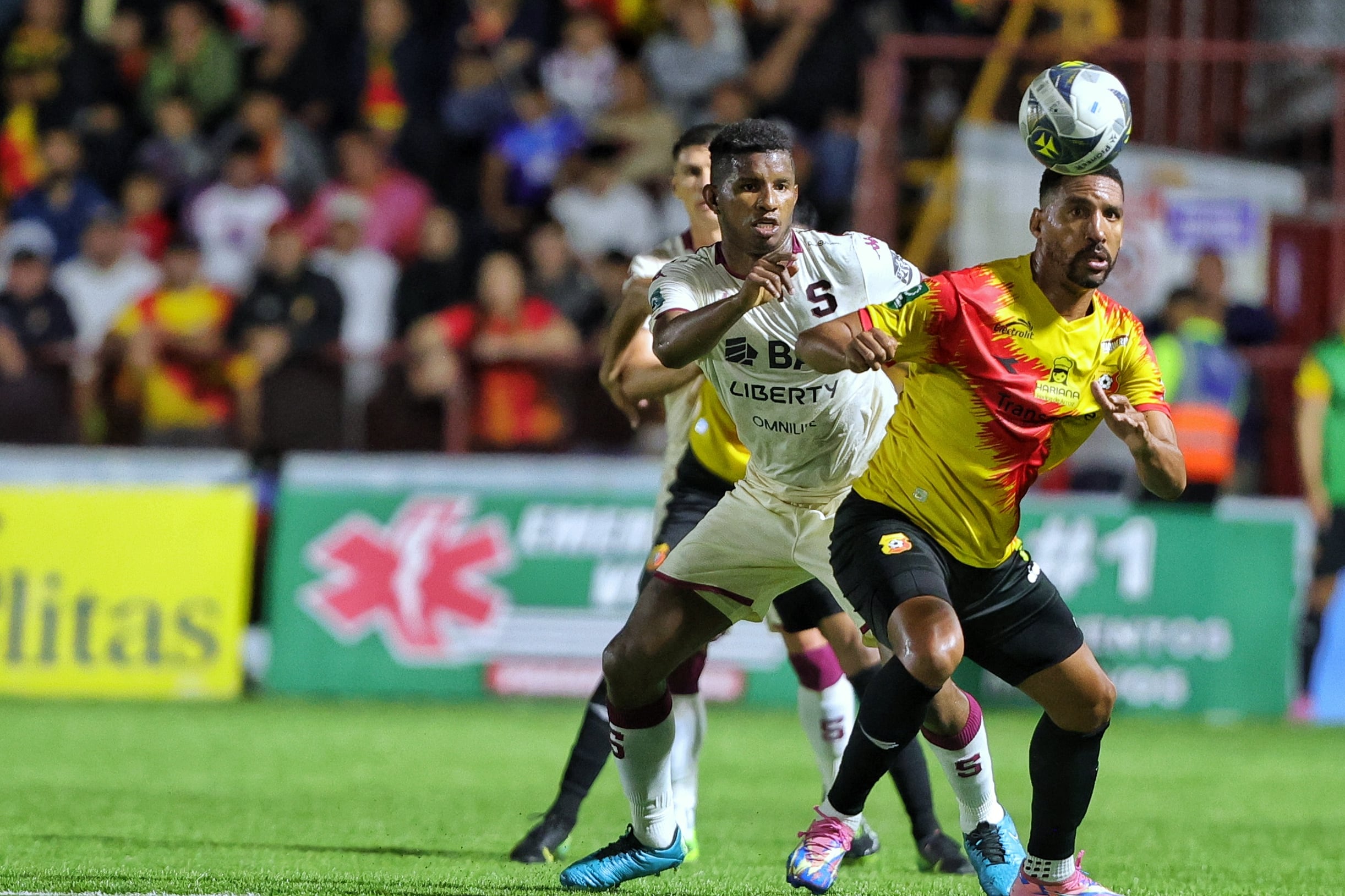 17/09/2025/ Juego entre el Club Sport Herediano vs Saprissa por el torneo apertura 2025 de la Liga Promerica en el estadio Carlos Alvarado / foto John Durán