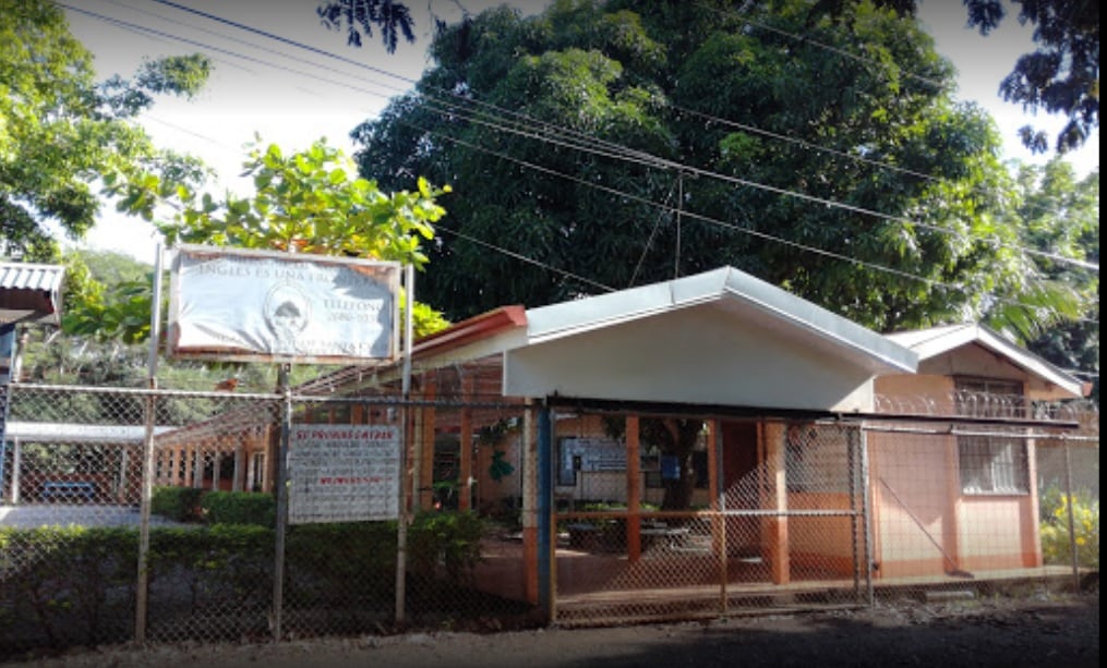 Los presuntos hechos habrían ocurrido la mañana del pasado martes en el liceo Experimental Bilingüe Santa Cruz. Foto tomada de internet.