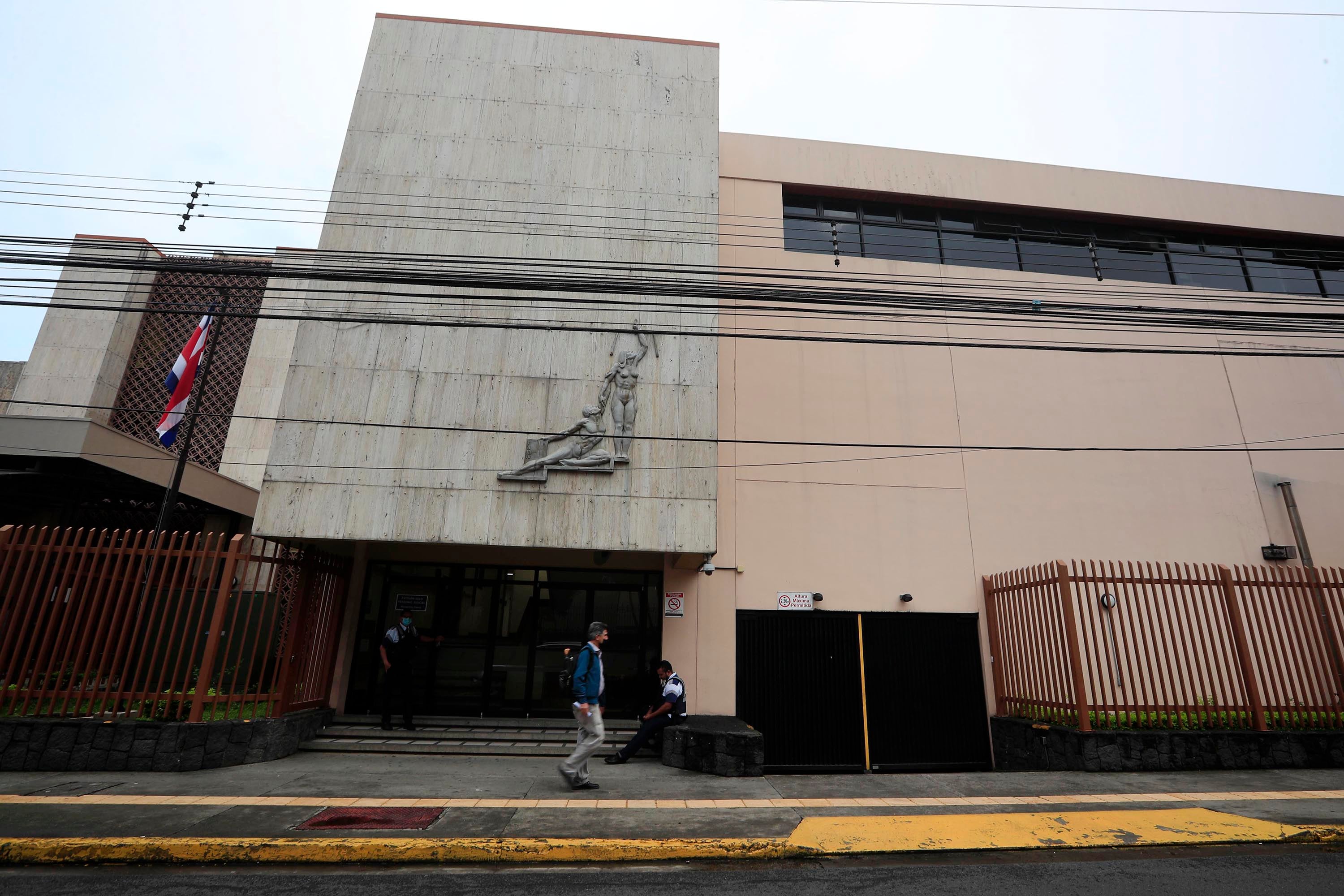 Dos hombres están acusados de asesinar a una niña de 13 años en Guararí. El juicio se efectúa en los Tribunales de Heredia.