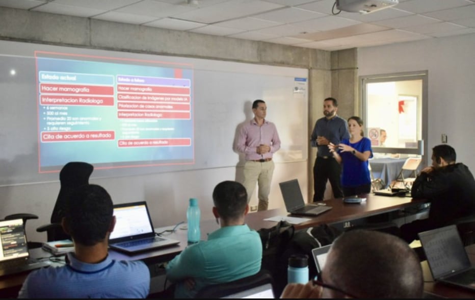 Capacitan a profesionales en salud con IA