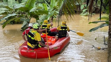 Lluvias por onda tropical dejan rescates, inundaciones y comunidades aisladas en Limón y Talamanca