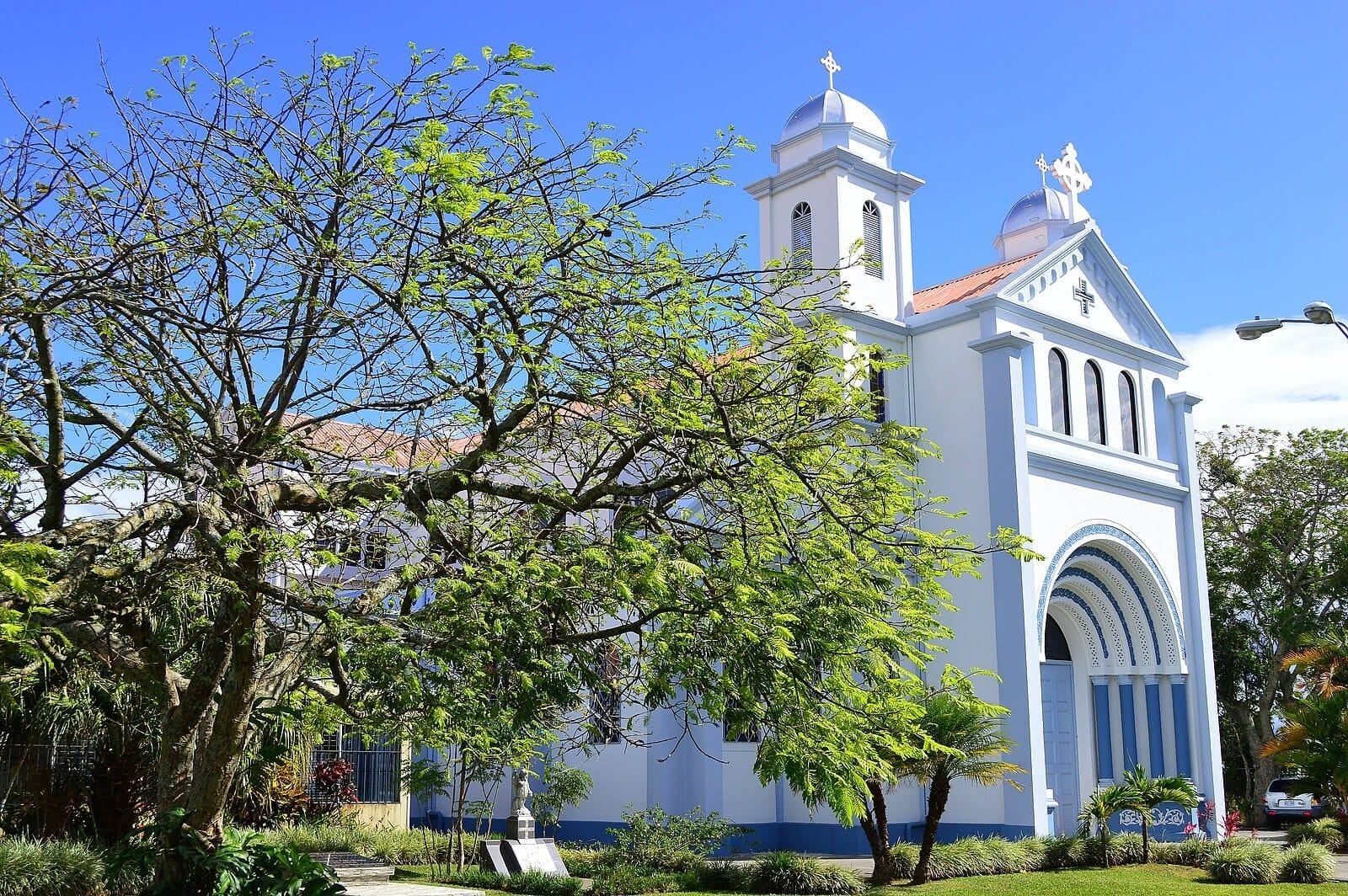 Conéctese con la naturaleza en un fin de semana de caminatas y aventura en Heredia.