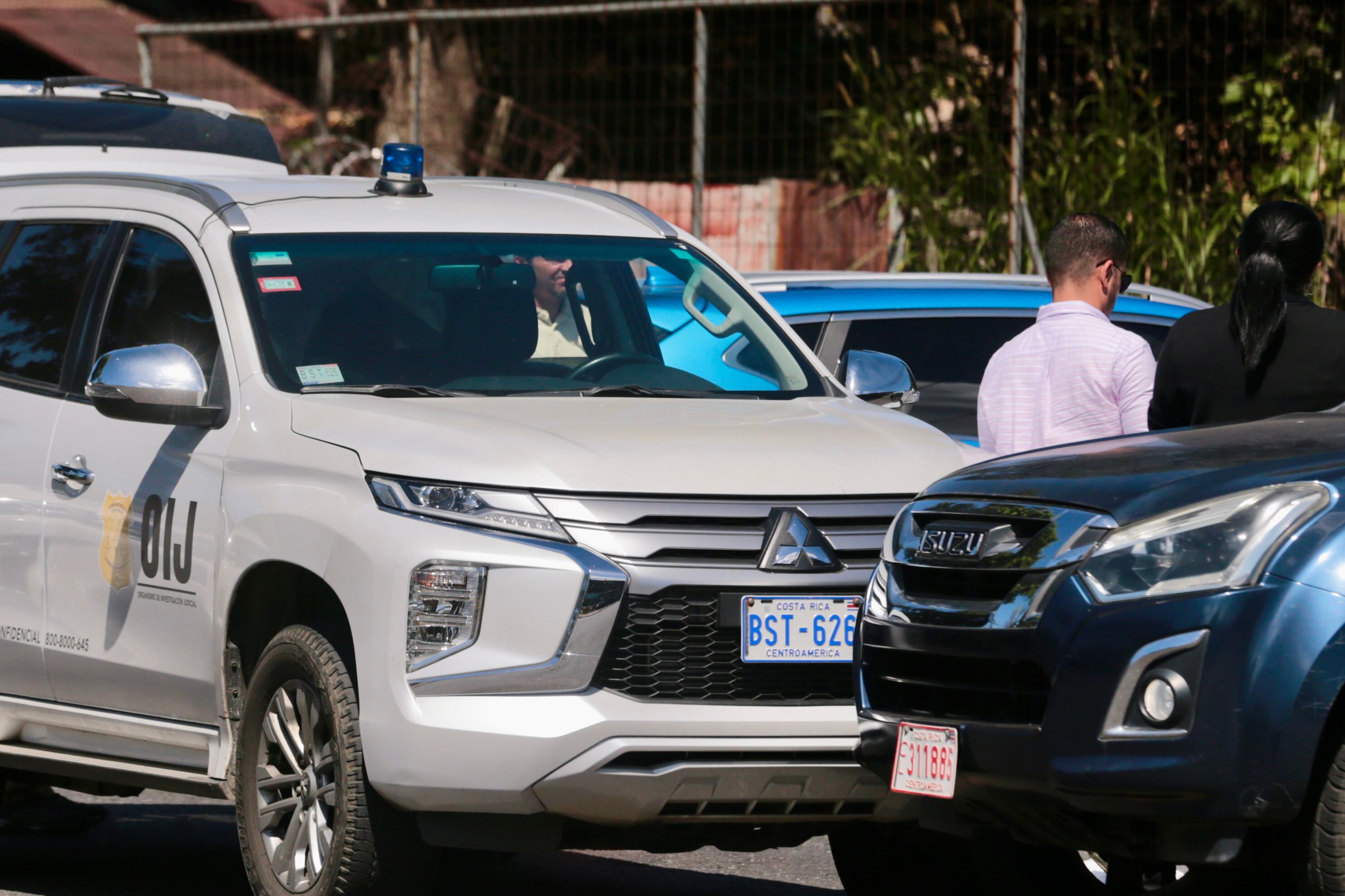 04/12/2023 Un hombre baleado sobre la carretera en San Sebastián San José los agentes del OIJ en el lugar. Foto Alonso Tenorio