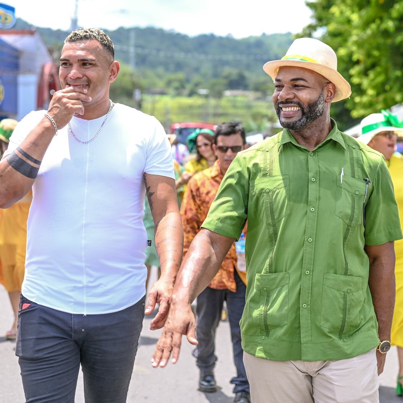 Cristian Lagos fue el dedicado en el desfile de la celebración del cantonato de Siquirres. Facebook.
