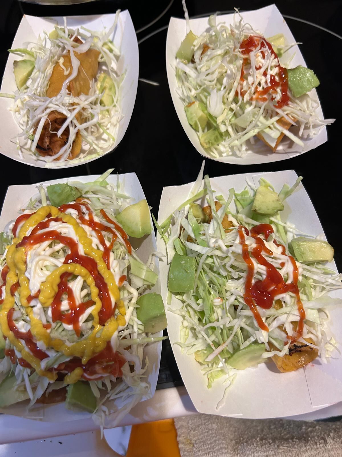 Kenneth Flores Sosa es un tico que vive en Miami y desde el fin de semana pasado arrancó ya con el operativo tamales 2024. El tico vive en Miami y desde hace 5 años comenzó con su proyecto de “Tamales con propósito”