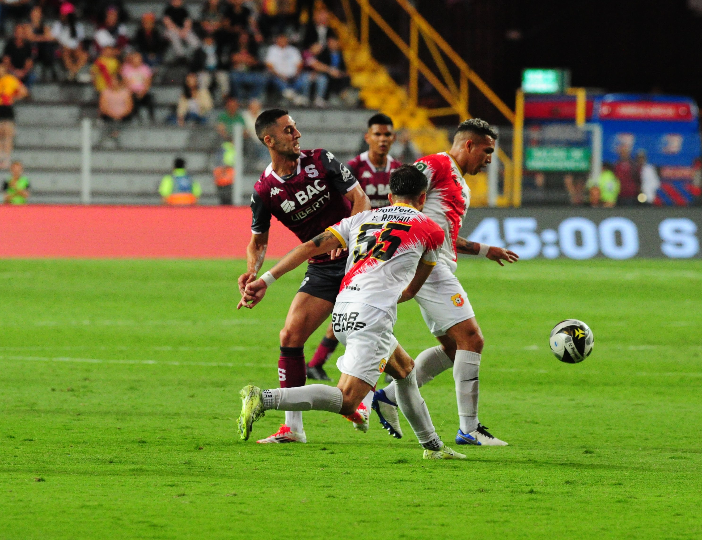 Deportivo Saprissa vs Club Sport Herediano.
