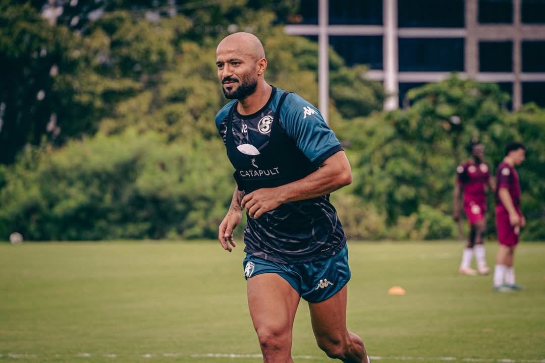 El defensor Ricardo Blanco recibió el alta médica y podrá reincorporarse a los entrenamientos con el equipo. Prensa Saprissa.