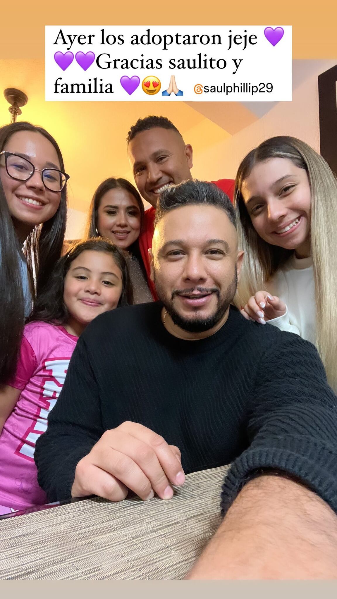 Un momentazo que nunca olvidará Alonso Solís y Saúl Phillips.