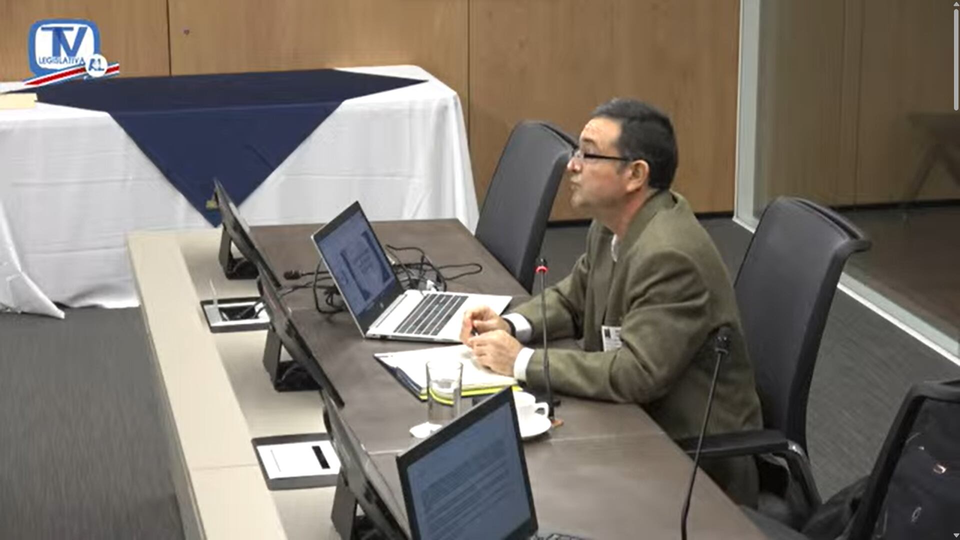 En la foto Federico Amador, director del Sinart, quien confesó que contratación no tenía cualidades especiales pese a que se recurrió a esa figura para contratar empresa de asesor presidencial, Christian Bulgarelli.