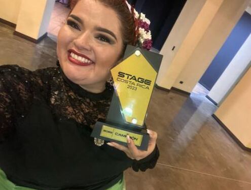 Melissa Uba rompe con los estereotipos y es la líder y coreógrafa de su propio grupo de baile folclórico. Cortesía.