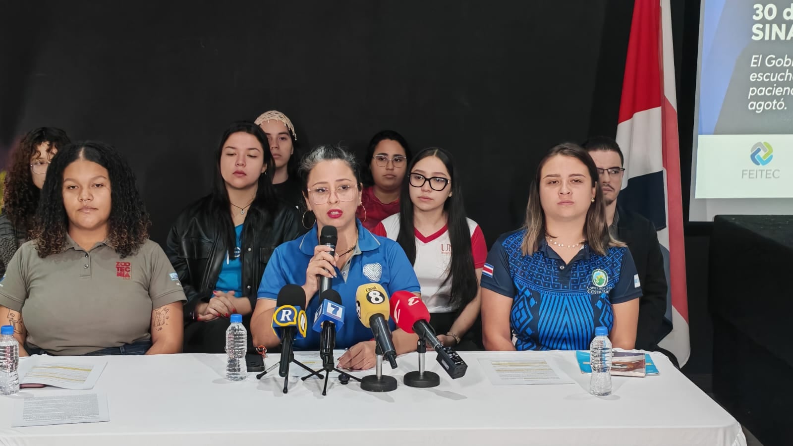 "No nos subestimen", fue el mensaje que enviaron representantes estudiantiles a Laura Fernández y Rodrigo Chaves.