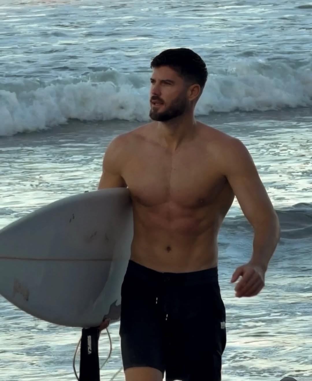 Kevin Lutolf publicó un video desde una playa de Costa Rica.