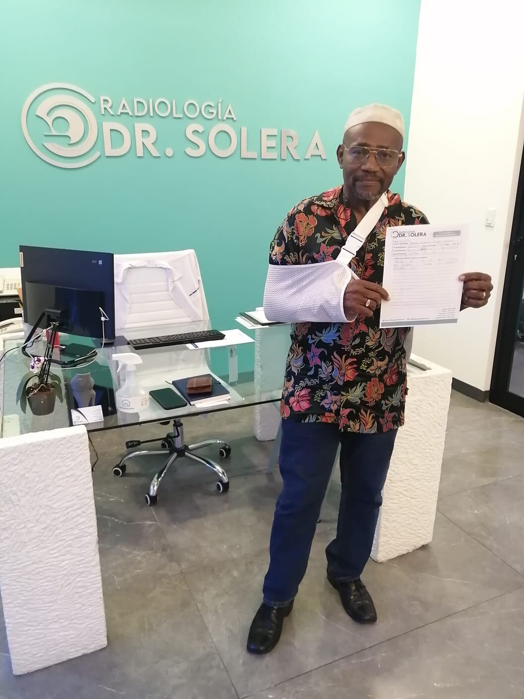 Cantante Tipi Royes, de Marfil