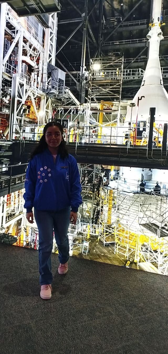 Abigail Monge Ramírez tiene 15 años y está en décimo año del Colegio Científico de San Ramón, además, es parte del equipo de ajedrez ramonense y en los pasados Juegos Nacionales ganó 5 medallas de plata y una de bronce