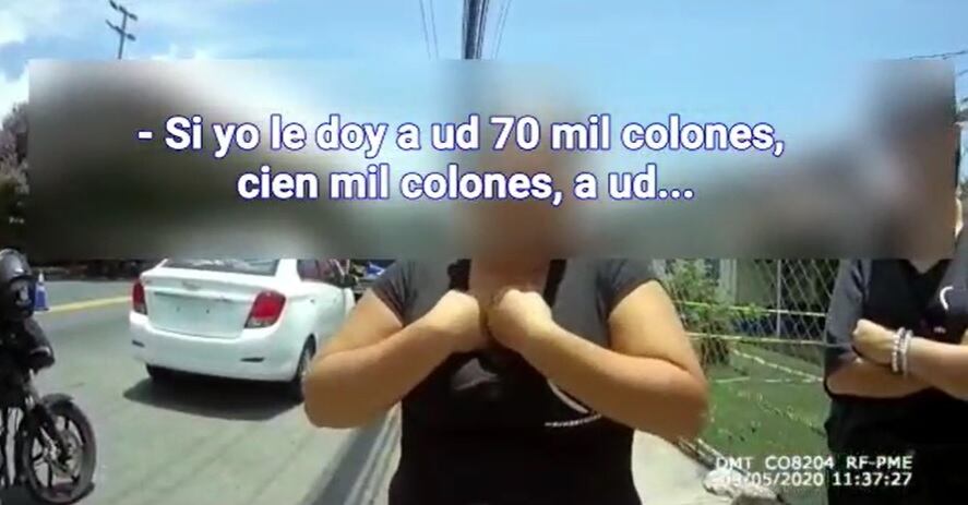 Detienen a mujer que ofreció soborno a policía en Escazú. Foto cortesía Policía Municipal de Escazú.