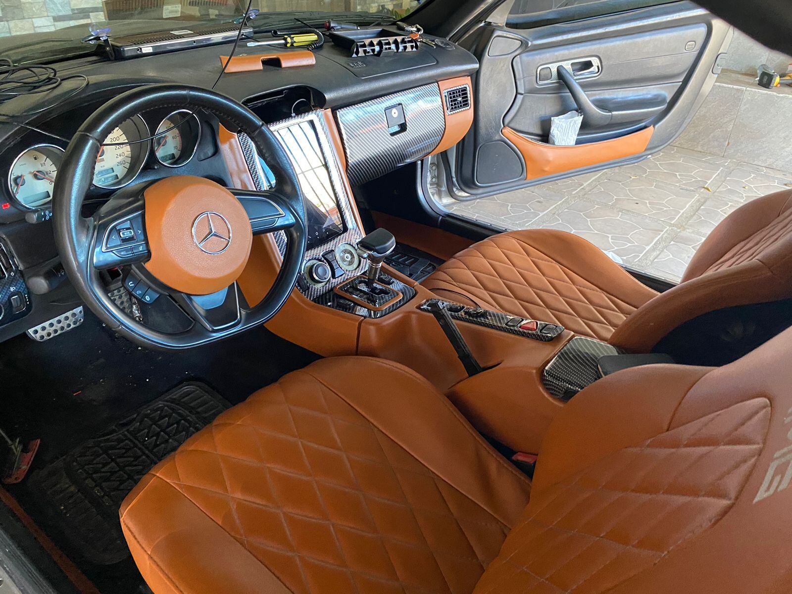 Mercedes Benz SLK, año 1999, Jonathan Solano, chuzo