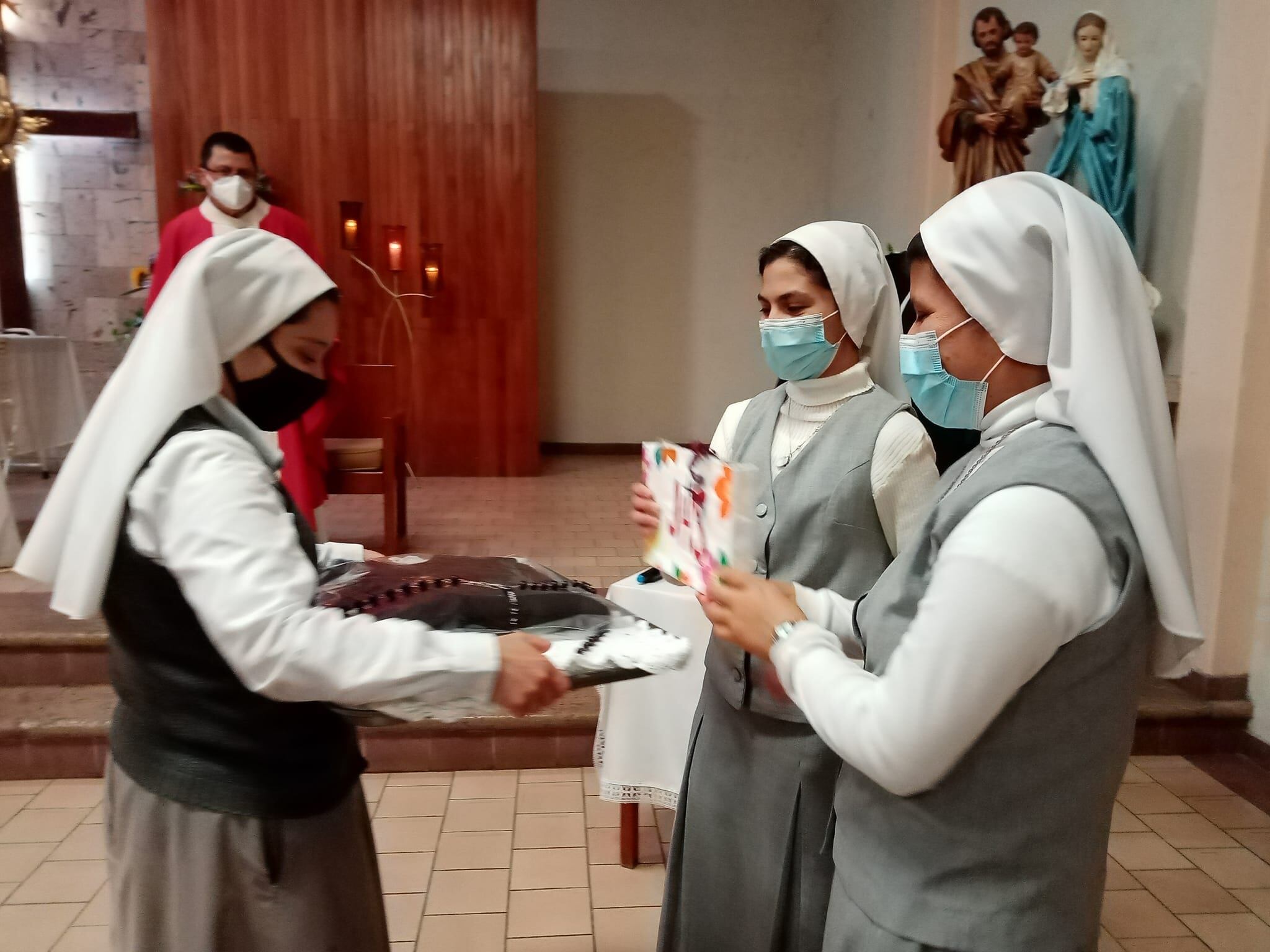 Vanessa María Quesada Monge y este sábado 22 de enero realizó la Primera Profesión como religiosa de la Cruz del Sagrado Corazón de Jesús, en Guadalajara, México: ¡ya es monjita!