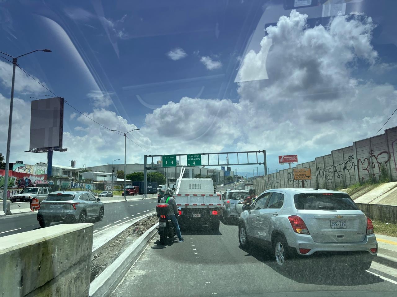 La apertura del último tramo de Circunvalación Norte tiene un pendiente importante, que, en caso de no tener cuidado puede provocar accidentes.