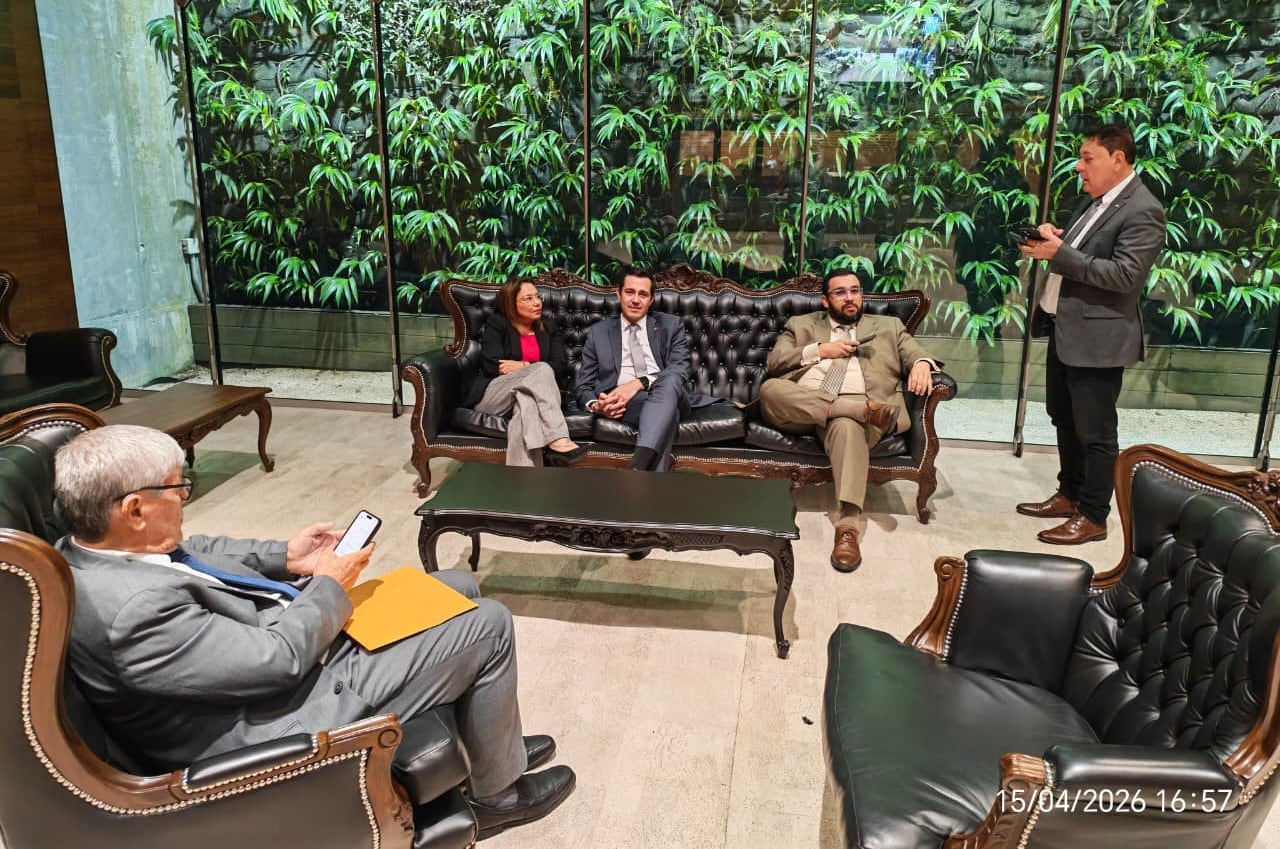 Diputados oficialistas se salieron para no estar en la votación de magistrados