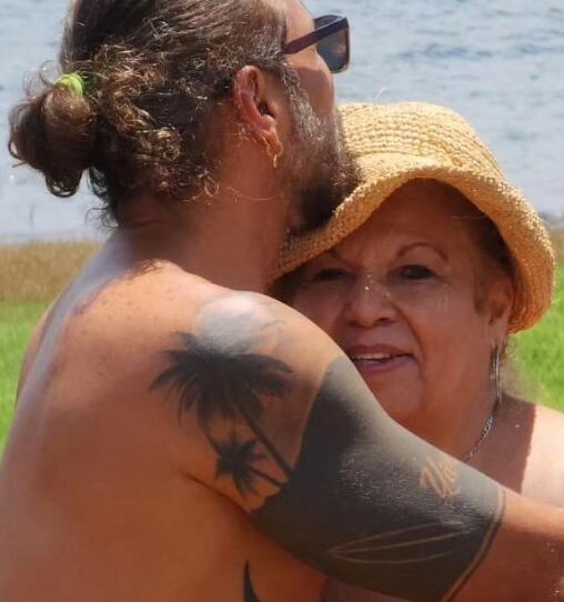 El actor Pablo Rodríguez junto a su madre y Viviana Calderón. Instagram