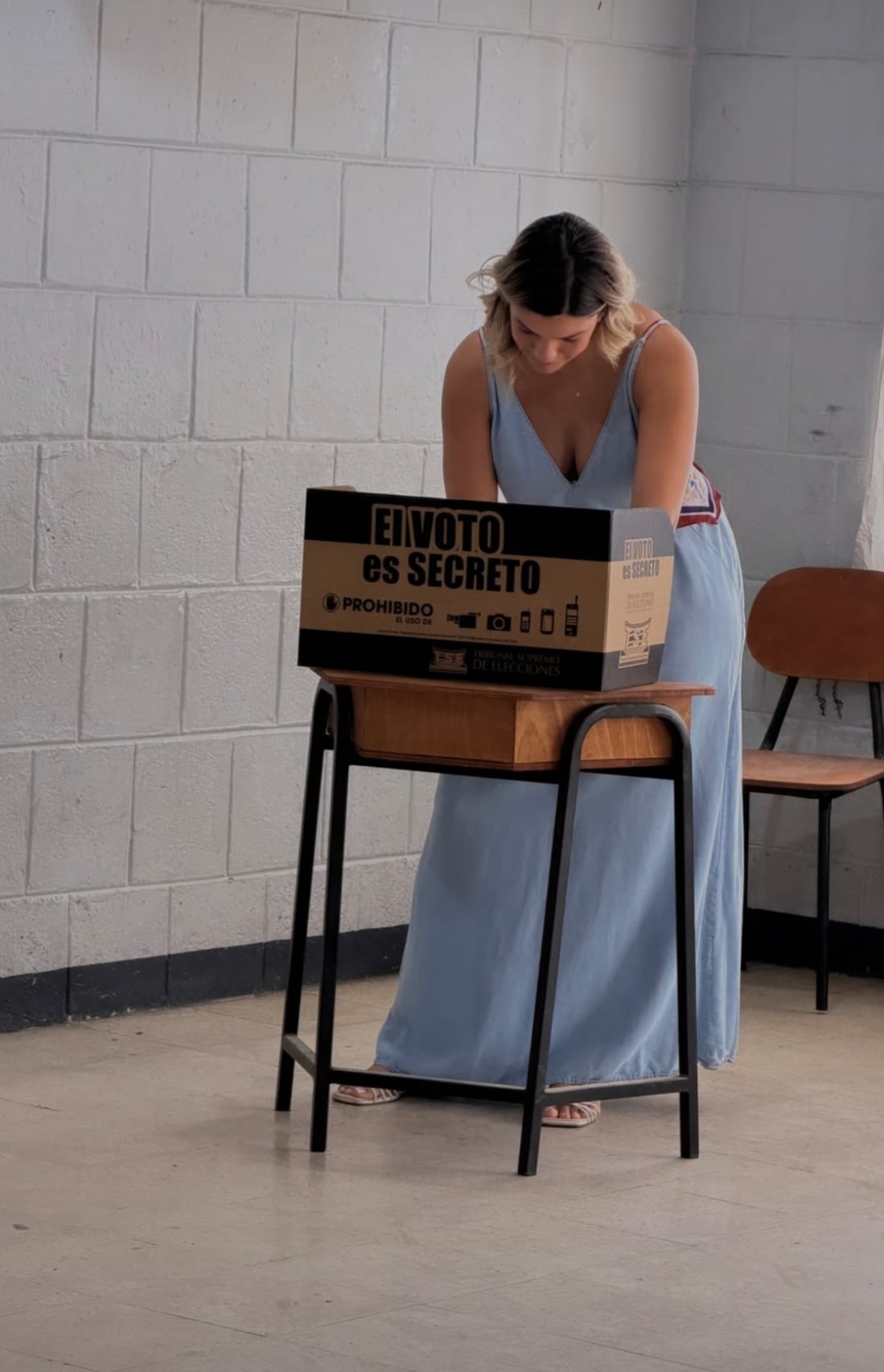 Parte de los famositicos que acudieron al llamado de salir a votar en estas Elecciones 2026.